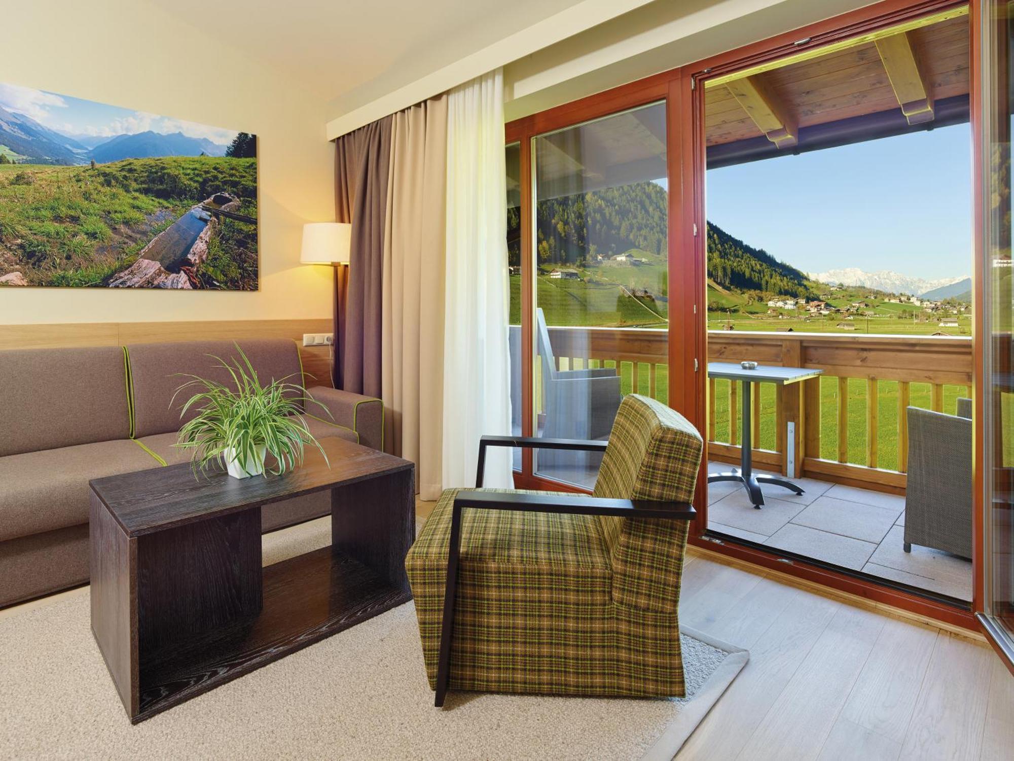 อัลไพเนอร์-เนเจอร์ รีสอร์ต ทิโรล Hotel นอยชติฟ อิม ชตูไปทัล ภายนอก รูปภาพ