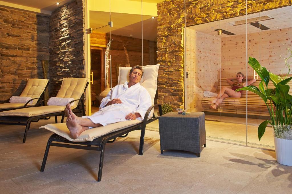 อัลไพเนอร์-เนเจอร์ รีสอร์ต ทิโรล Hotel นอยชติฟ อิม ชตูไปทัล ภายนอก รูปภาพ