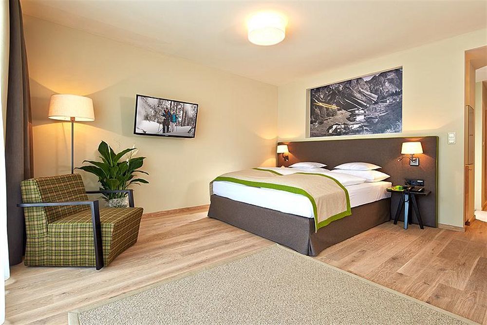 อัลไพเนอร์-เนเจอร์ รีสอร์ต ทิโรล Hotel นอยชติฟ อิม ชตูไปทัล ภายนอก รูปภาพ