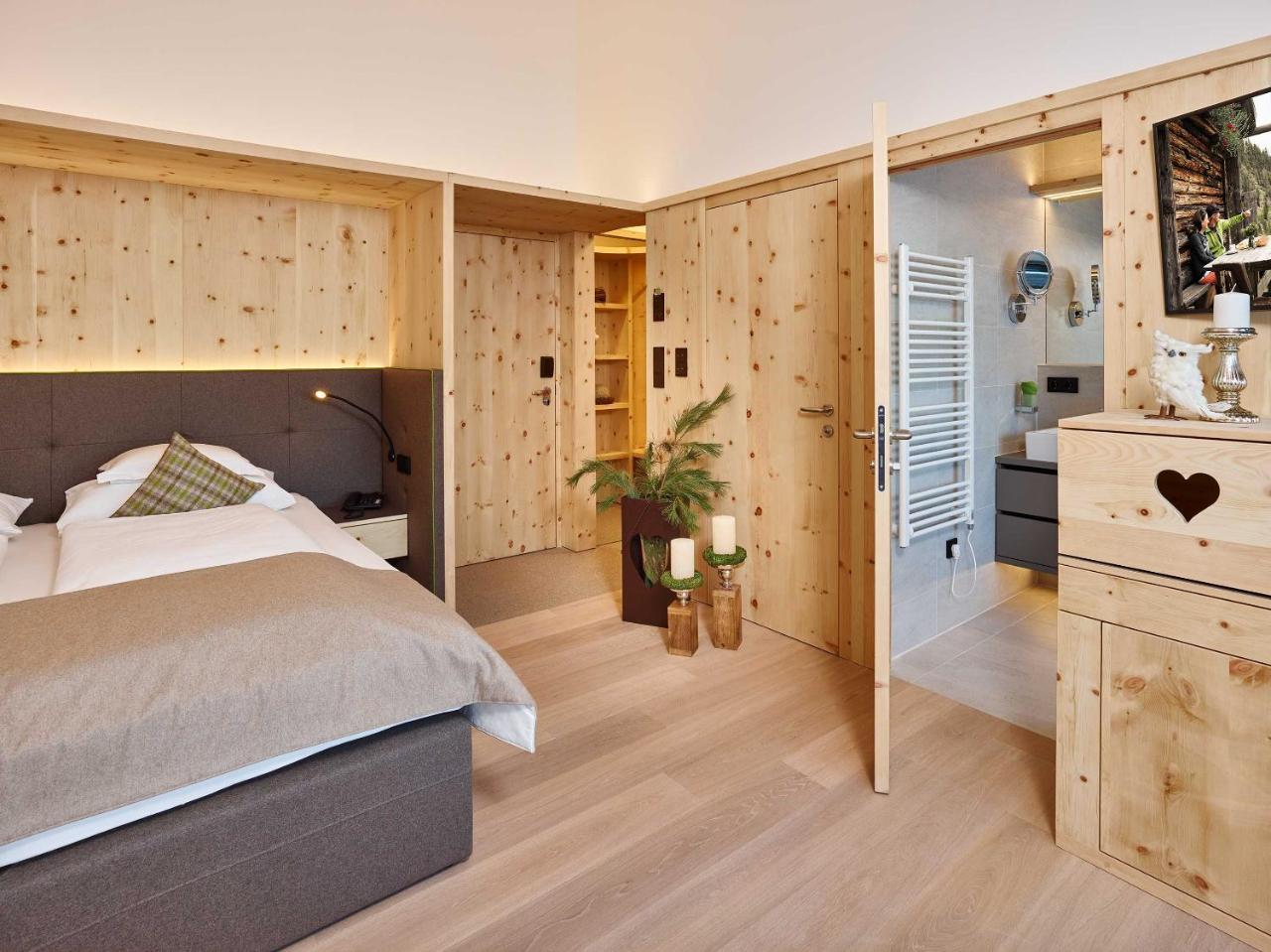 อัลไพเนอร์-เนเจอร์ รีสอร์ต ทิโรล Hotel นอยชติฟ อิม ชตูไปทัล ภายนอก รูปภาพ