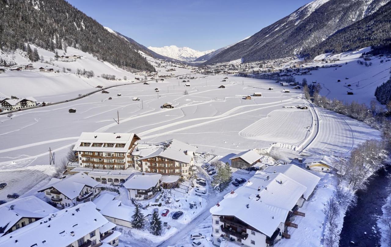 อัลไพเนอร์-เนเจอร์ รีสอร์ต ทิโรล Hotel นอยชติฟ อิม ชตูไปทัล ภายนอก รูปภาพ